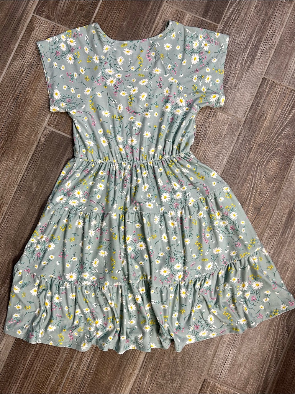 No Boundaries Sage Green Daisy Floral Tiered Mini Dress Small 3-5 Boho Keyhole